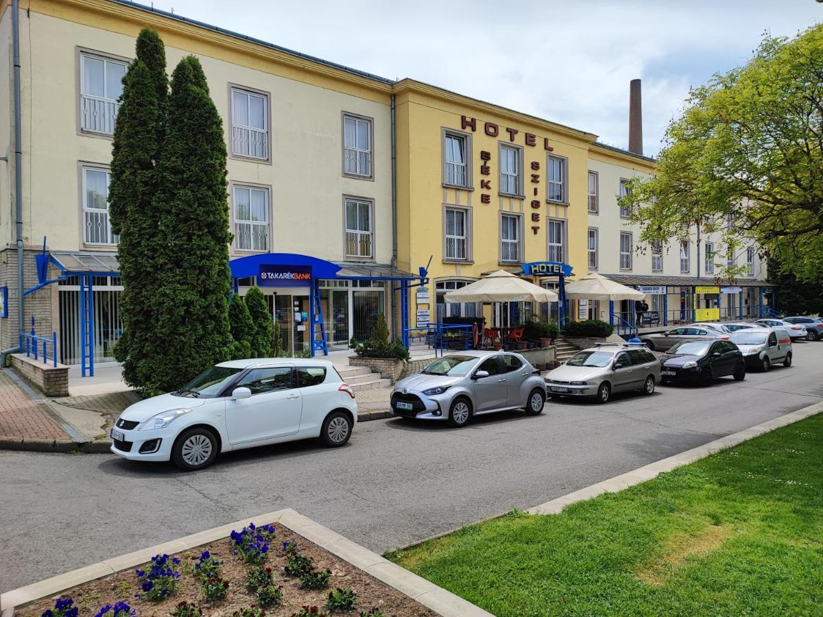 Hotel Beke Sziget Komlo Exterior photo
